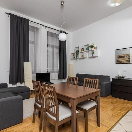 Cosy 1 Bedroom Apartment In Gozsdu Court Budapest Exterior photo
