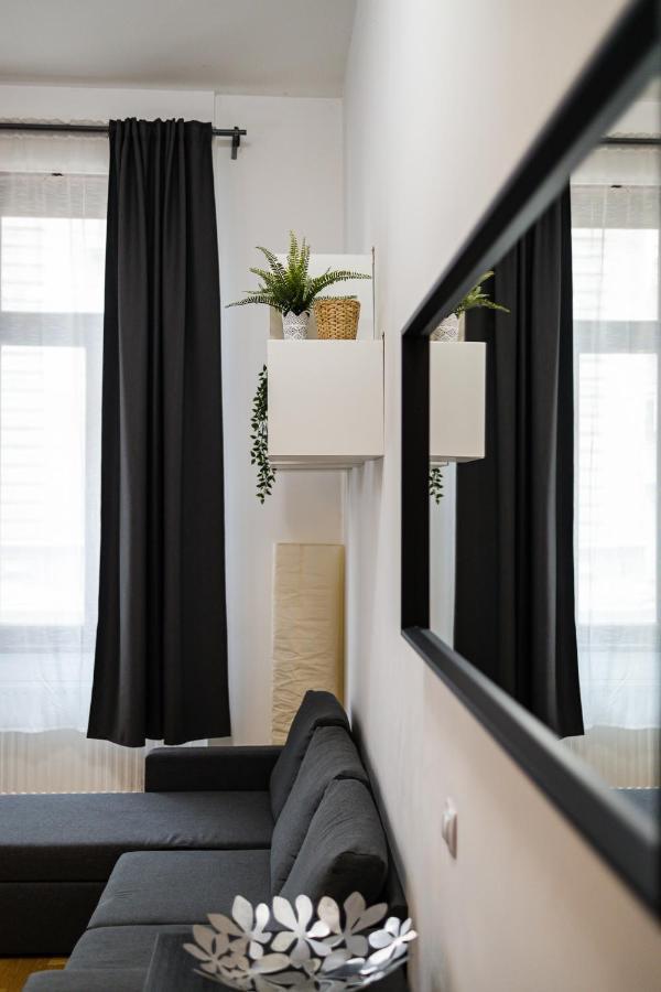 Cosy 1 Bedroom Apartment In Gozsdu Court Budapest Exterior photo