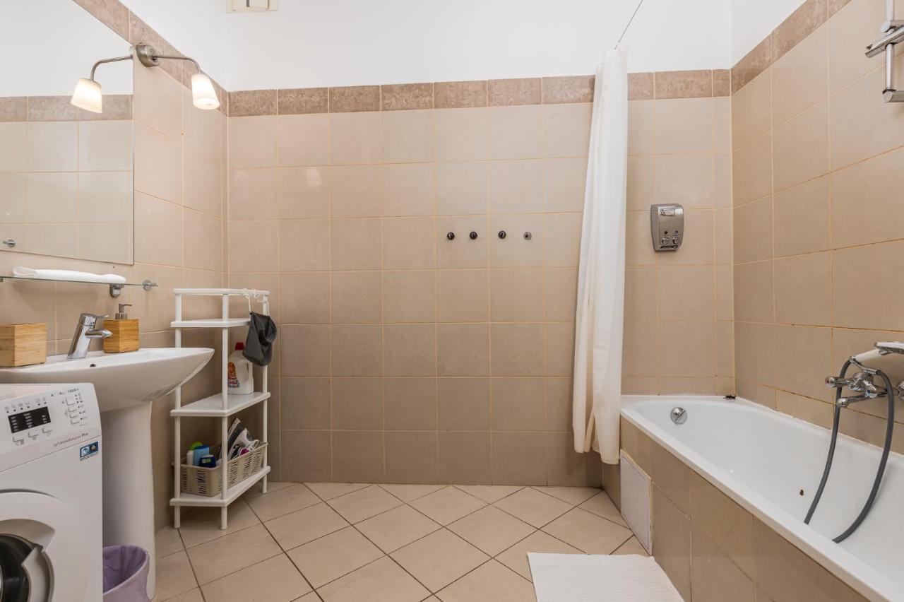 Cosy 1 Bedroom Apartment In Gozsdu Court Budapest Exterior photo
