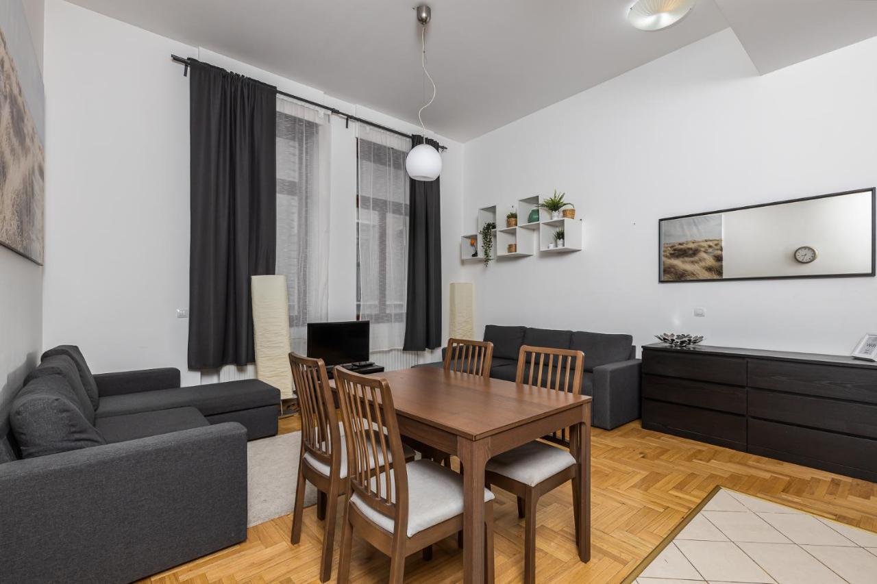 Cosy 1 Bedroom Apartment In Gozsdu Court Budapest Exterior photo